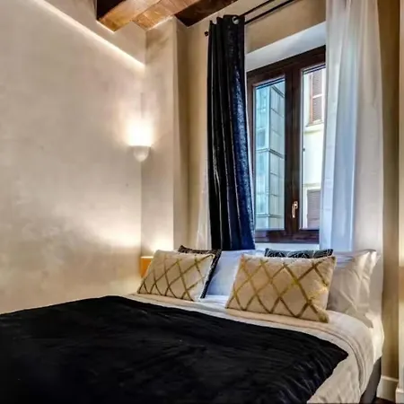 Spanish Steps Boutique Apartment *