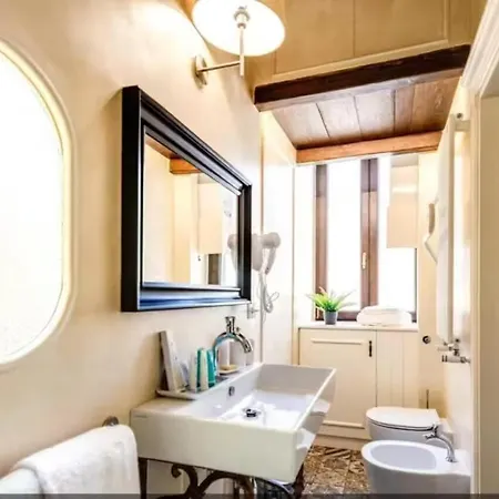 Spanish Steps Boutique Apartment Rome